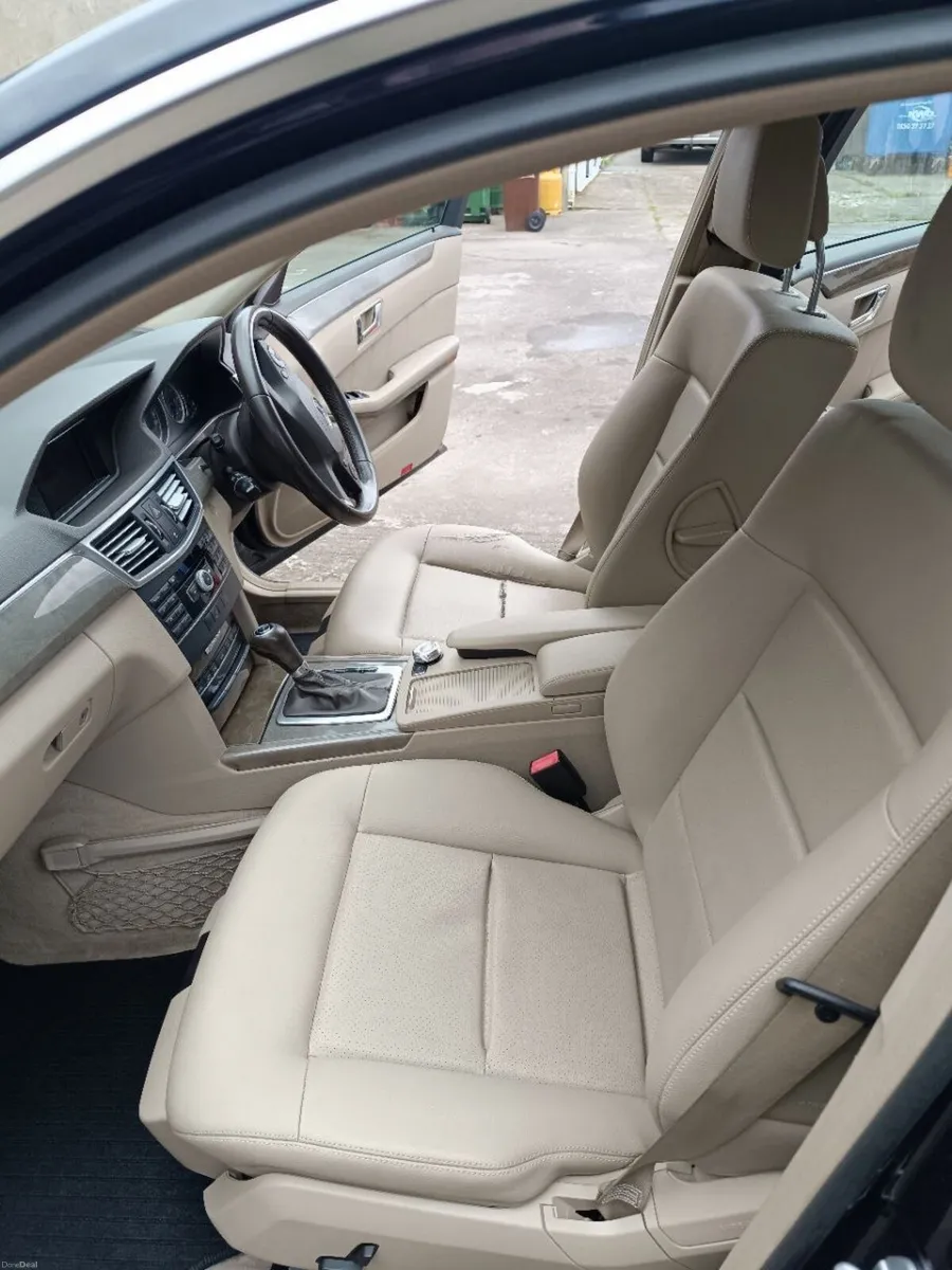 Mercedes-Benz E-Class 2010 - Image 3