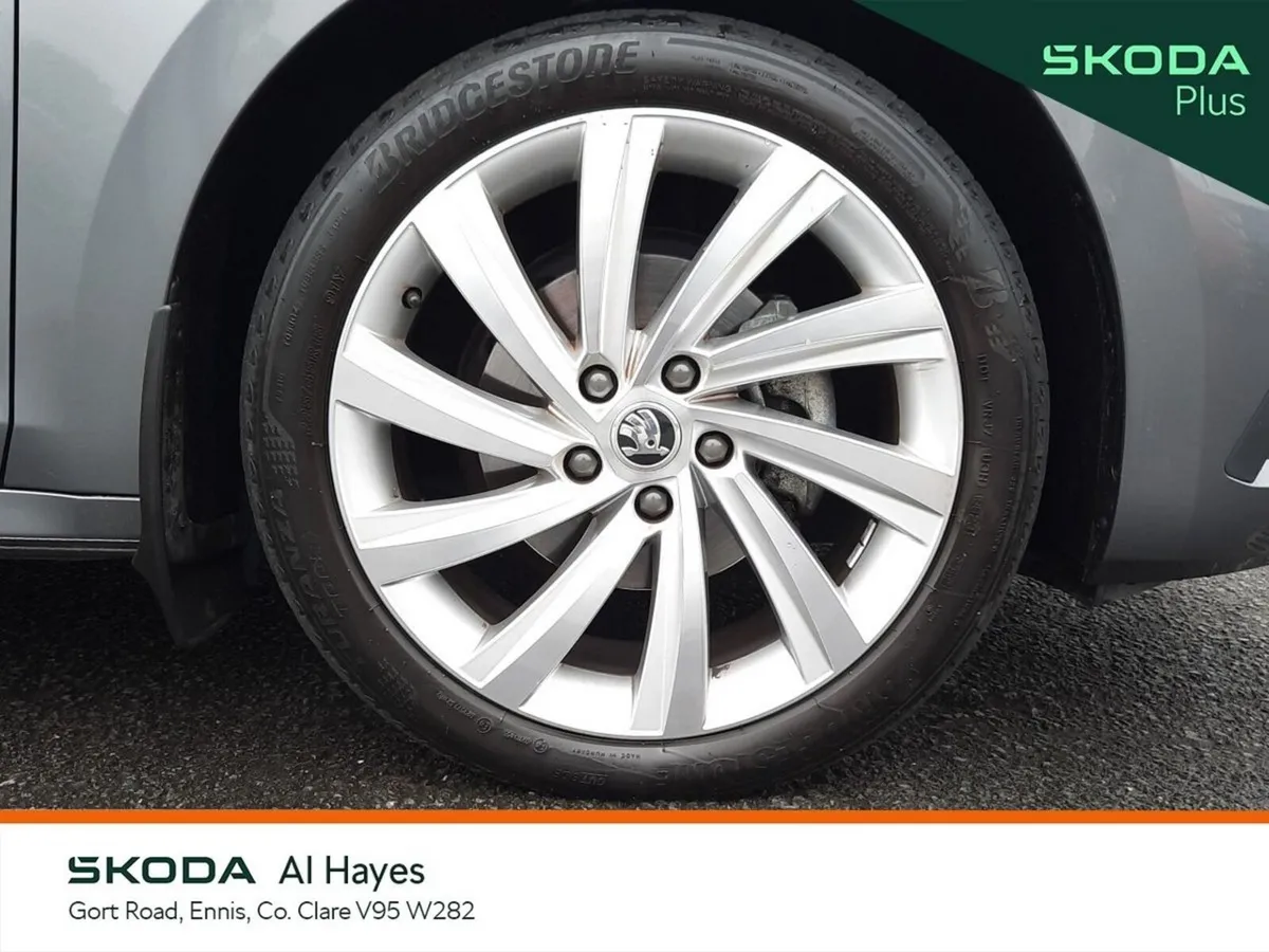 Skoda Octavia **FLASH SALE****HEATED SEATS** STYLE - Image 6