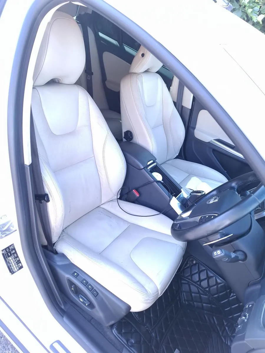 Volvo V60 2015 - Image 5