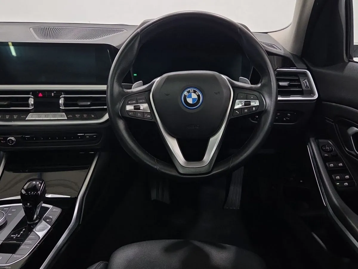 BMW 3-Series 330e Sport Pro Touring - Image 5