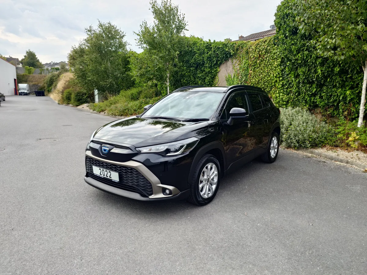 Toyota Corolla Cross Hybrid - Image 3