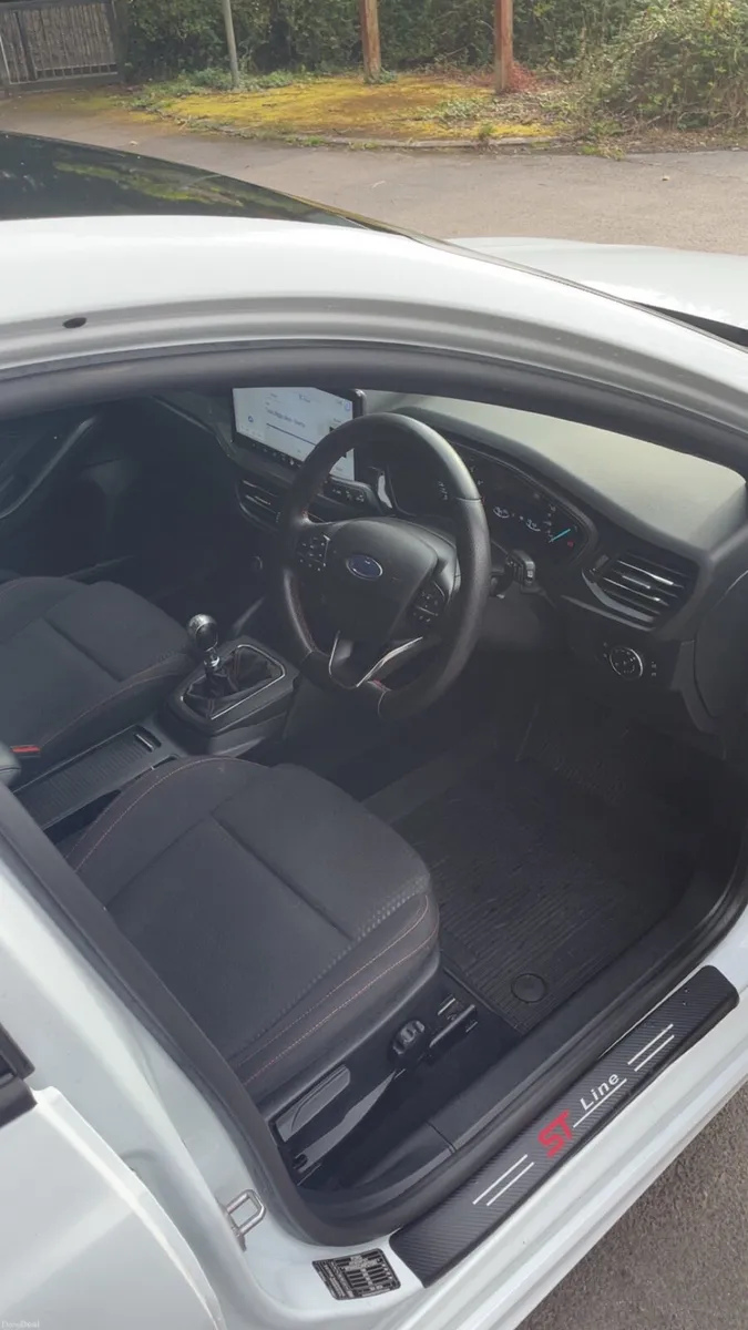 2023 Ford Focus ST line… very low milage - Image 5
