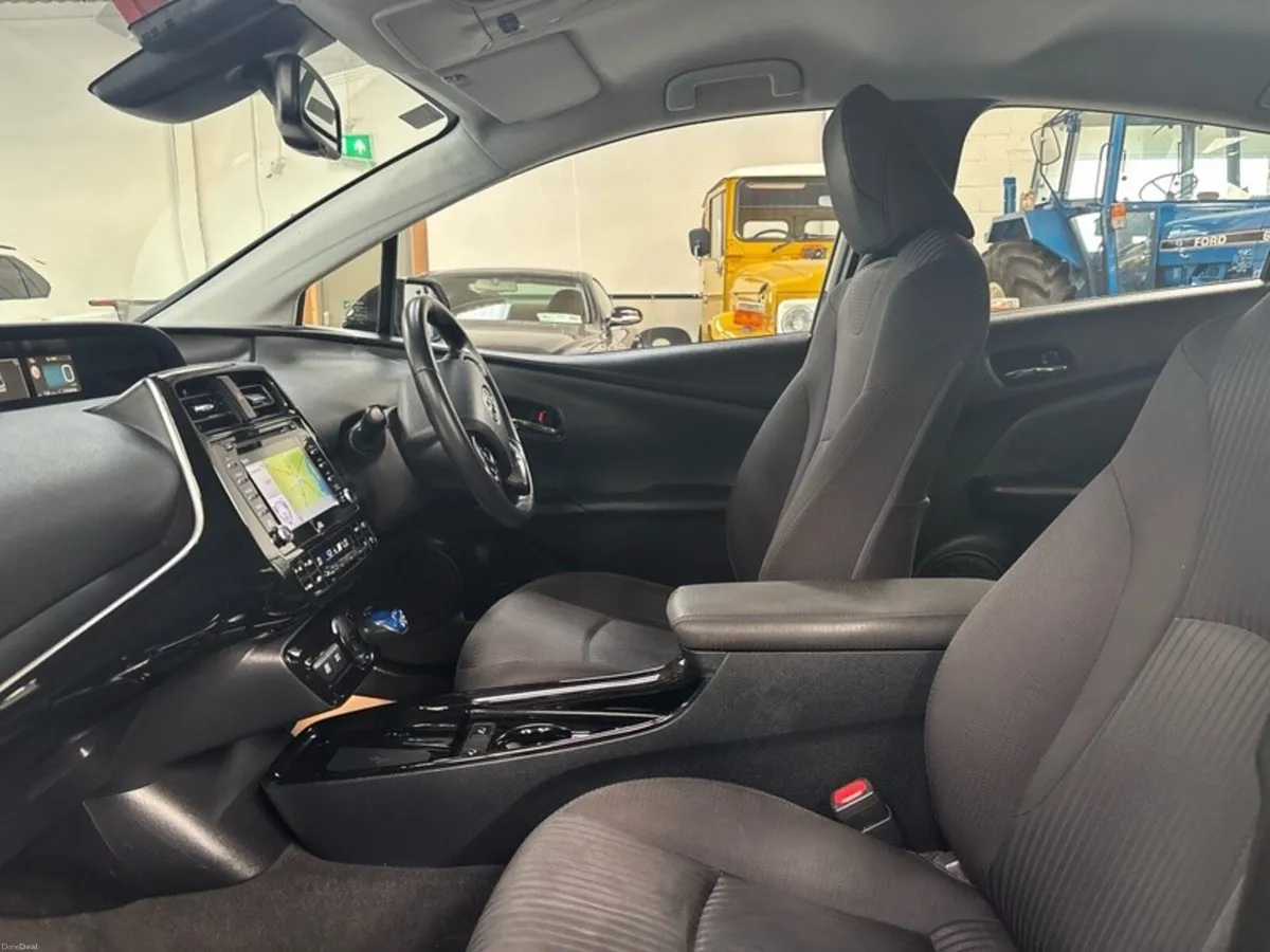 Toyota Prius PRIUS LUXURY NAV/JBL STD - Image 6
