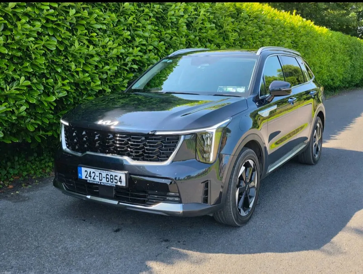 Low Milage 242 Kia Sorento 7 Seats - Image 2