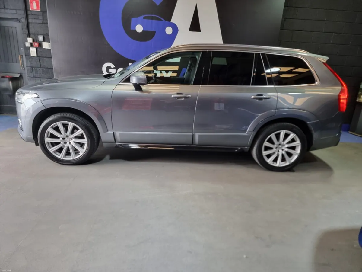Volvo XC90 INSCRIPTION D5 AWD **SAT NAV, FULL LEAT - Image 6
