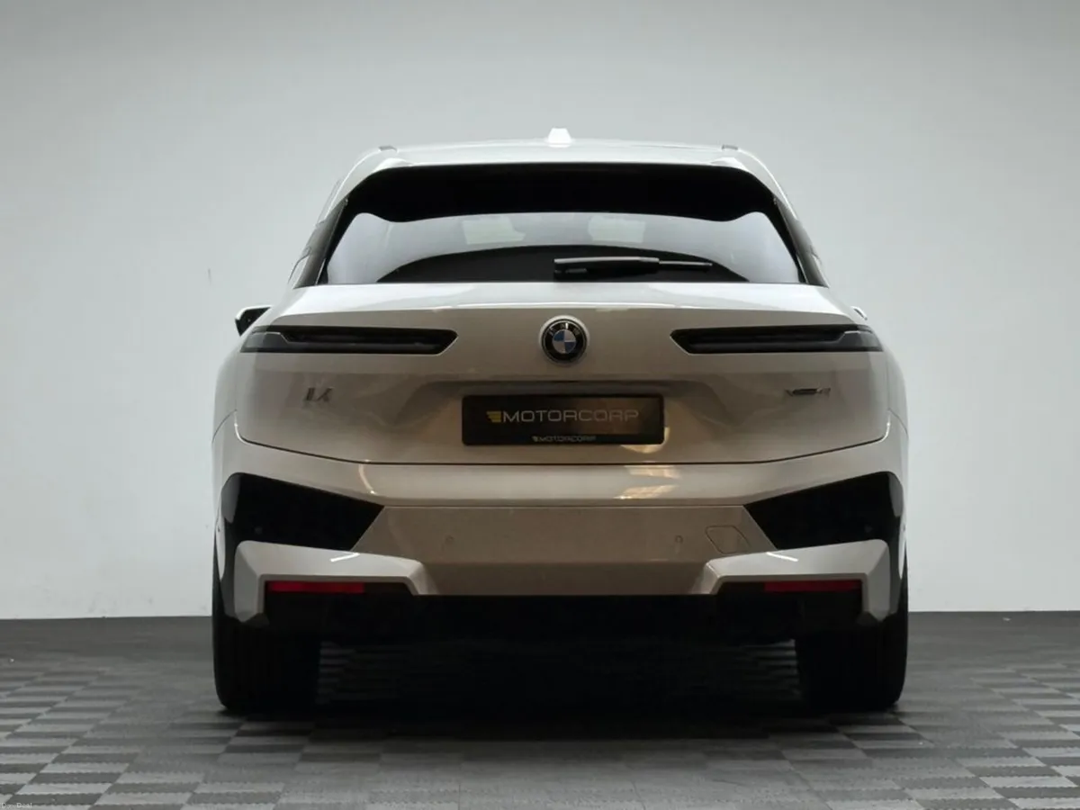 BMW iX 40 M SPORT XDRIVE - Image 6