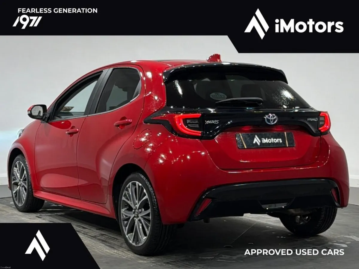 Toyota Yaris TOP SPEC Platinum GLASS ROOF HYBRID 4 - Image 6