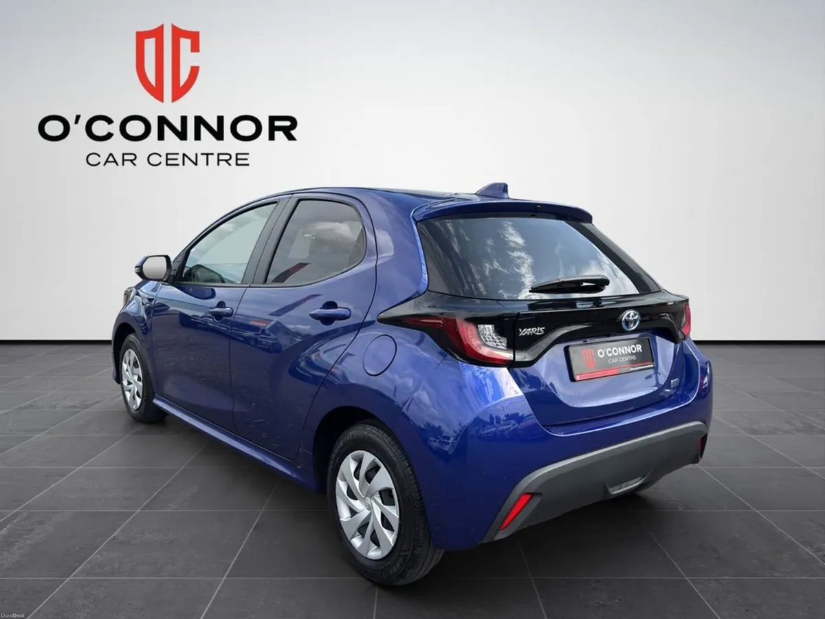 Toyota Yaris Easy to drive, easy on fuel, and buil - Image 4