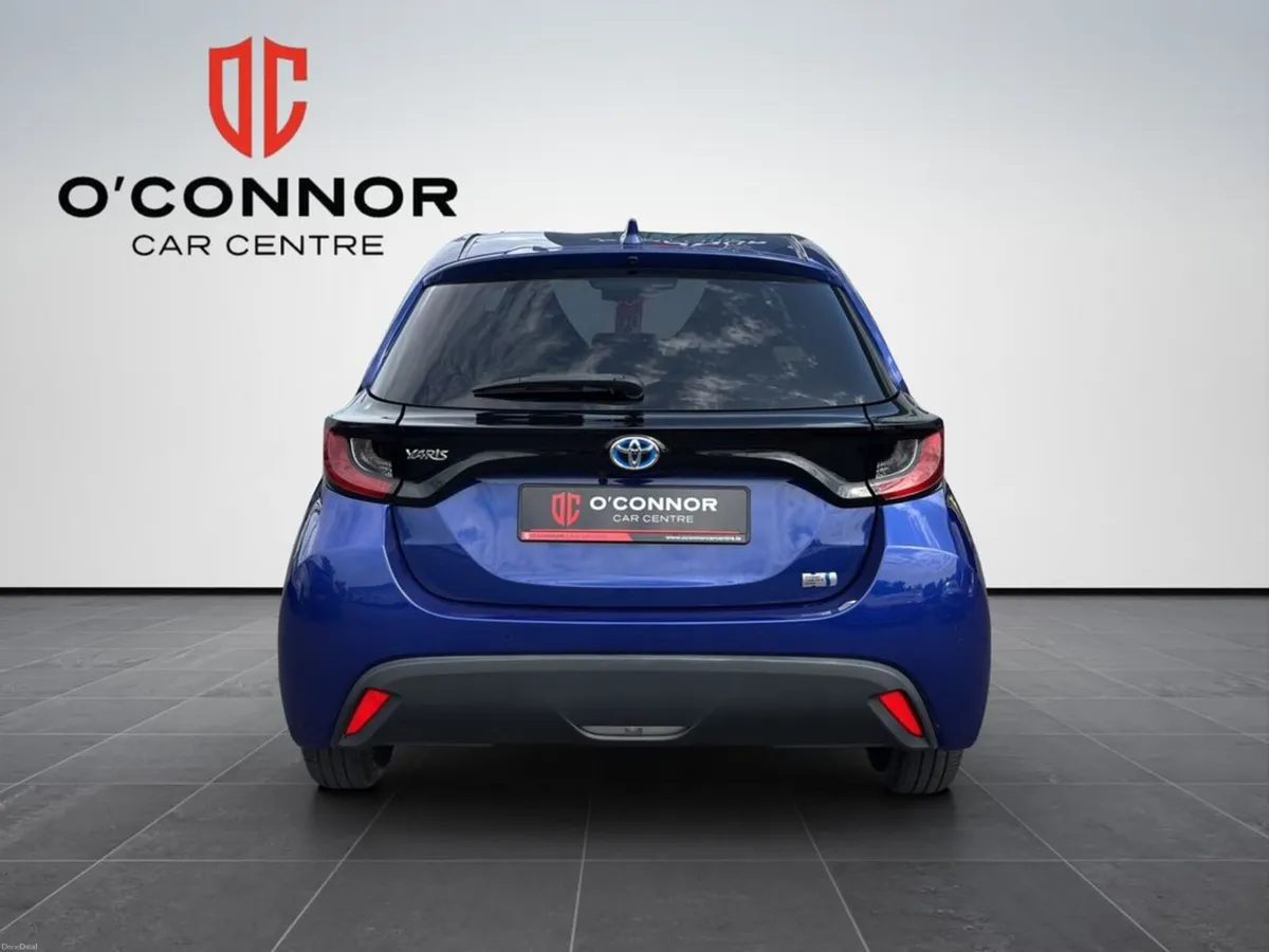 Toyota Yaris Easy to drive, easy on fuel, and buil - Image 5