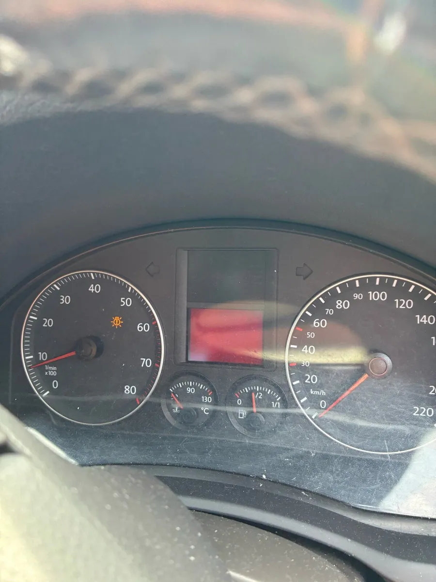 VW Golf 1.4 Petrol – 2005 – 172000 km - Image 5