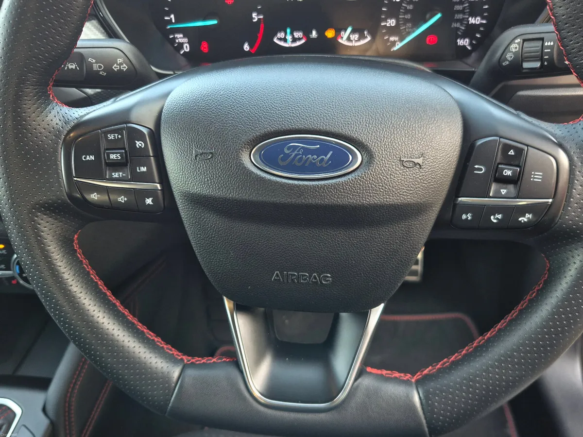 Ford Focus  1.5 TDCI ST-LINE X 120PS - Image 6