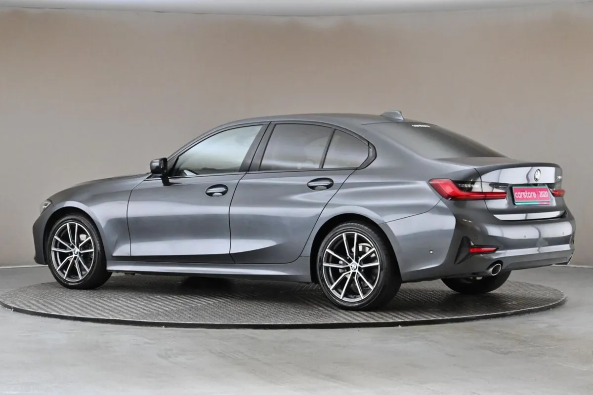 BMW 3-Series 318D 3SSG **BEIGE LEATHER** - Image 5