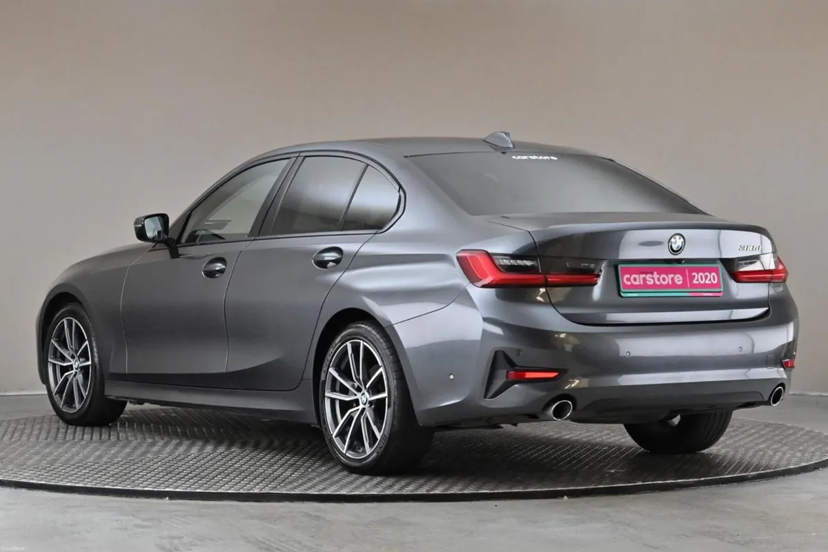 BMW 3-Series 318D 3SSG **BEIGE LEATHER** - Image 6