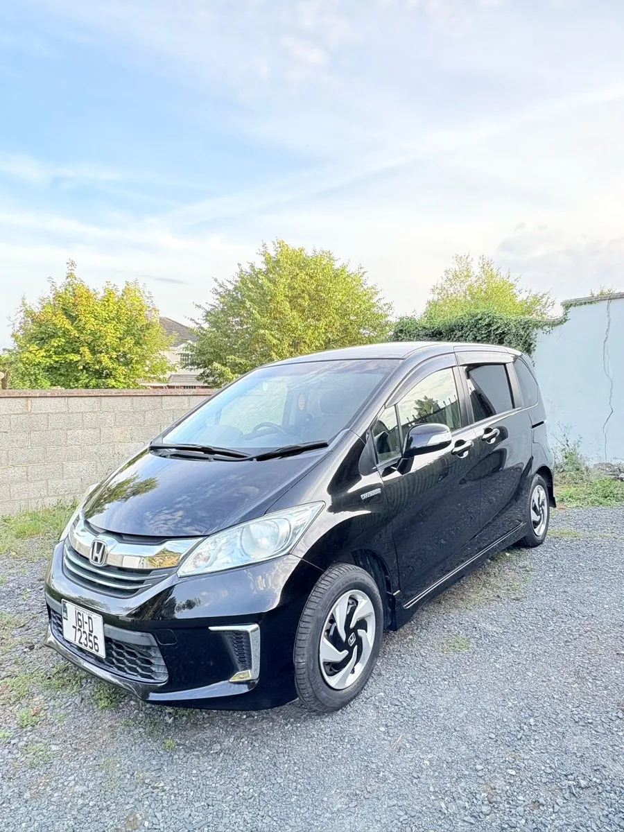 Honda Freed 6 seater Hybrid Automatic - Image 2