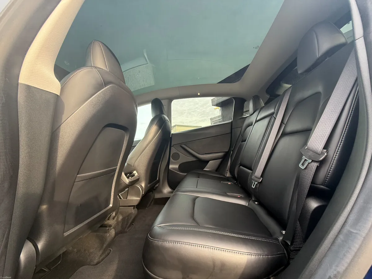Tesla Model Y 2022 - Image 5