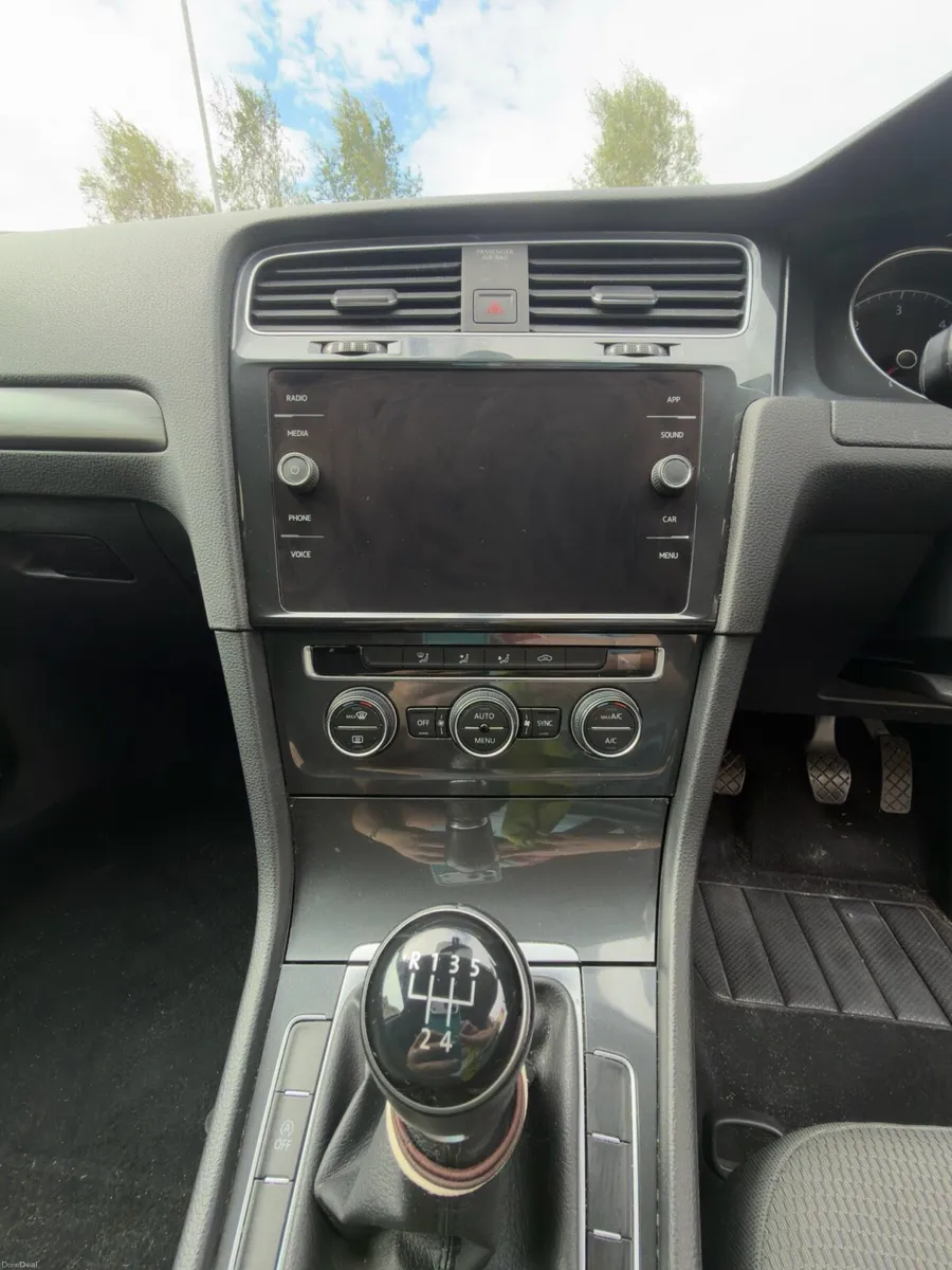 Volkswagen Golf - Image 6