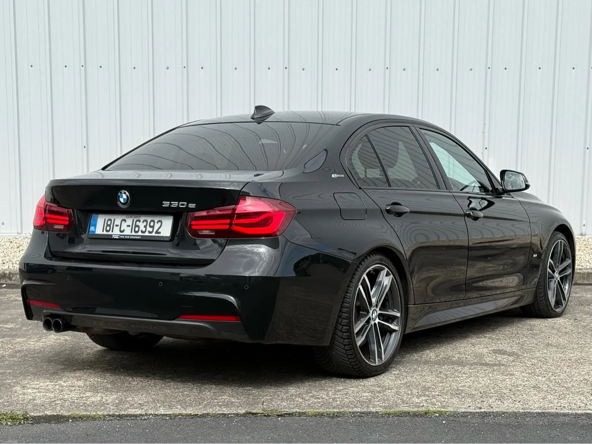 2018 BMW 330E M-Sport (Shadow Edition) - Image 3