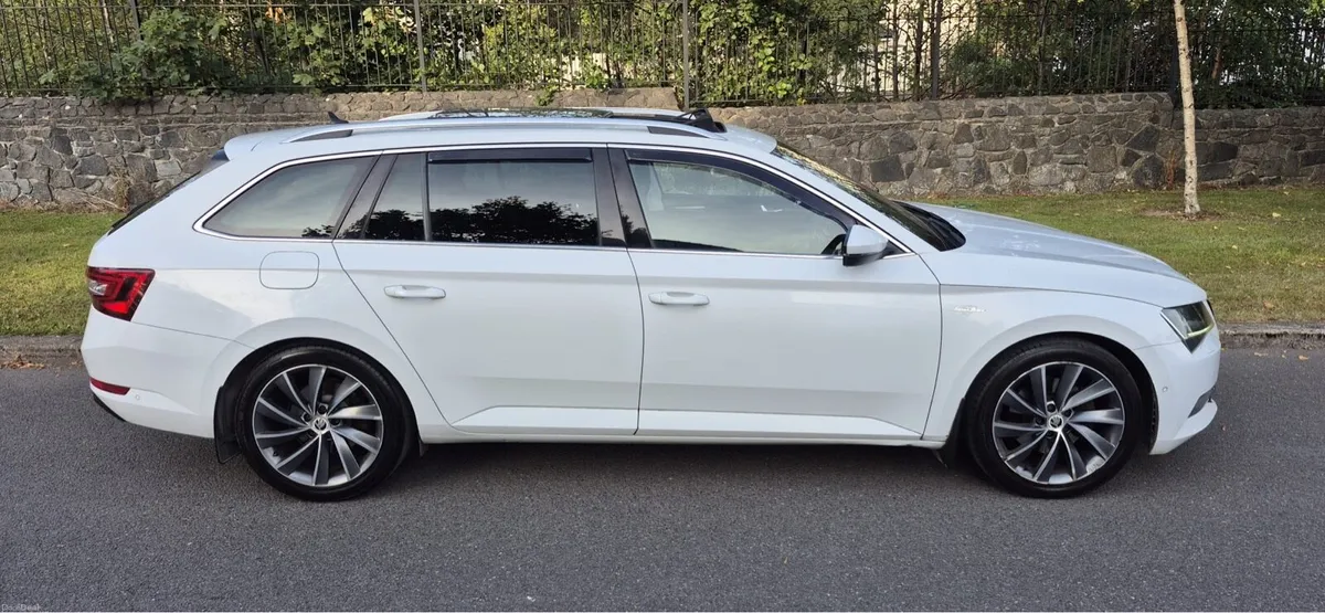 2017 Skoda superb Laurin & Klement 2.0 TDI 4x4 - Image 2