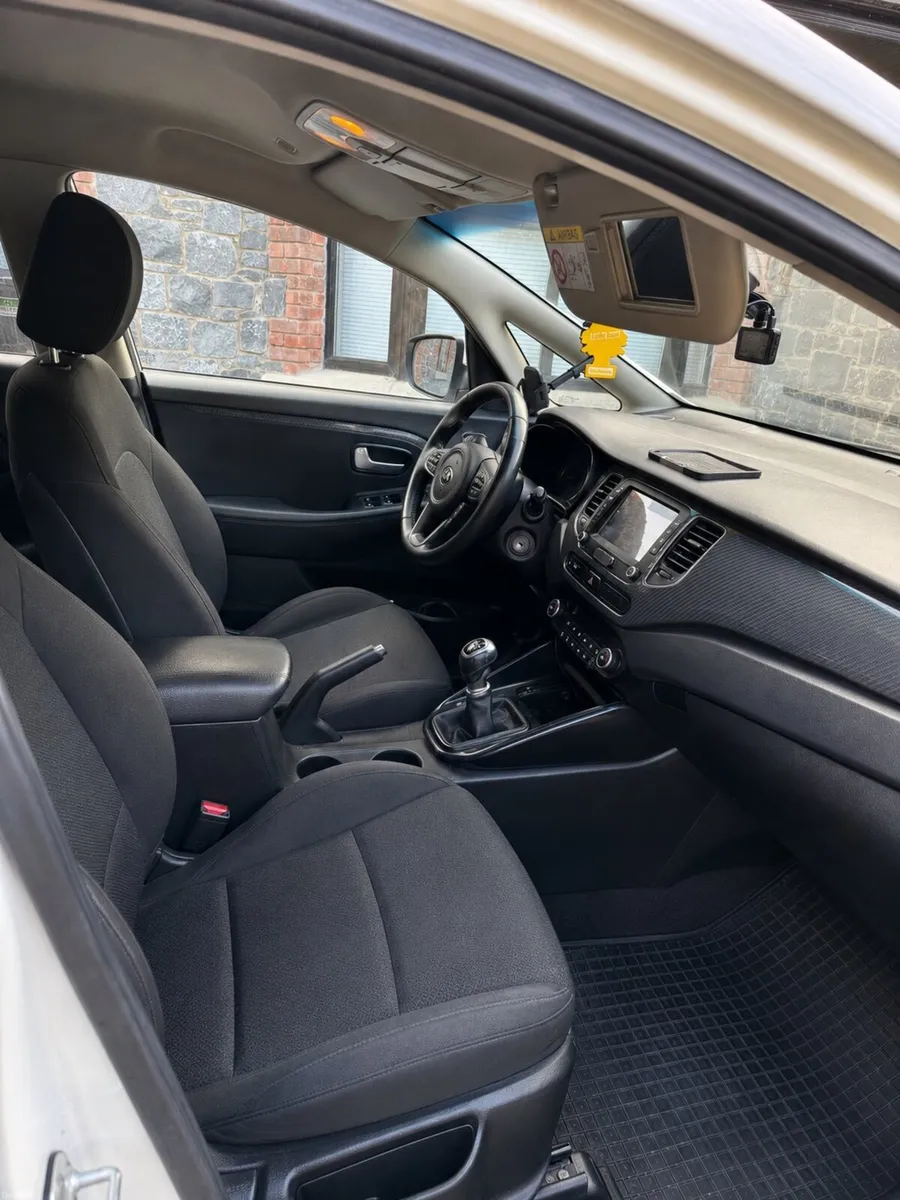 LEFT HAND DRIVE 2018 Kia Carens €6950 LHD - Image 4