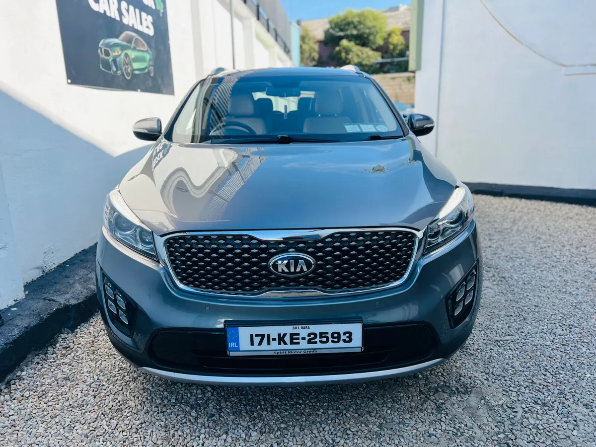 2017 Kia Sorento Platinum 2WD 7 Seater - Image 5