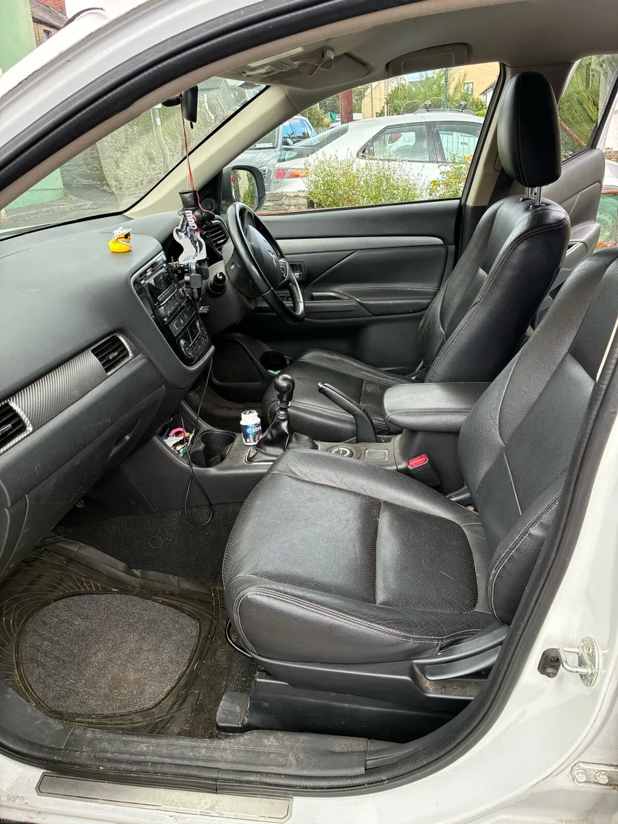 Mitsubishi outlander 2013 2.3 Diesel - Image 5