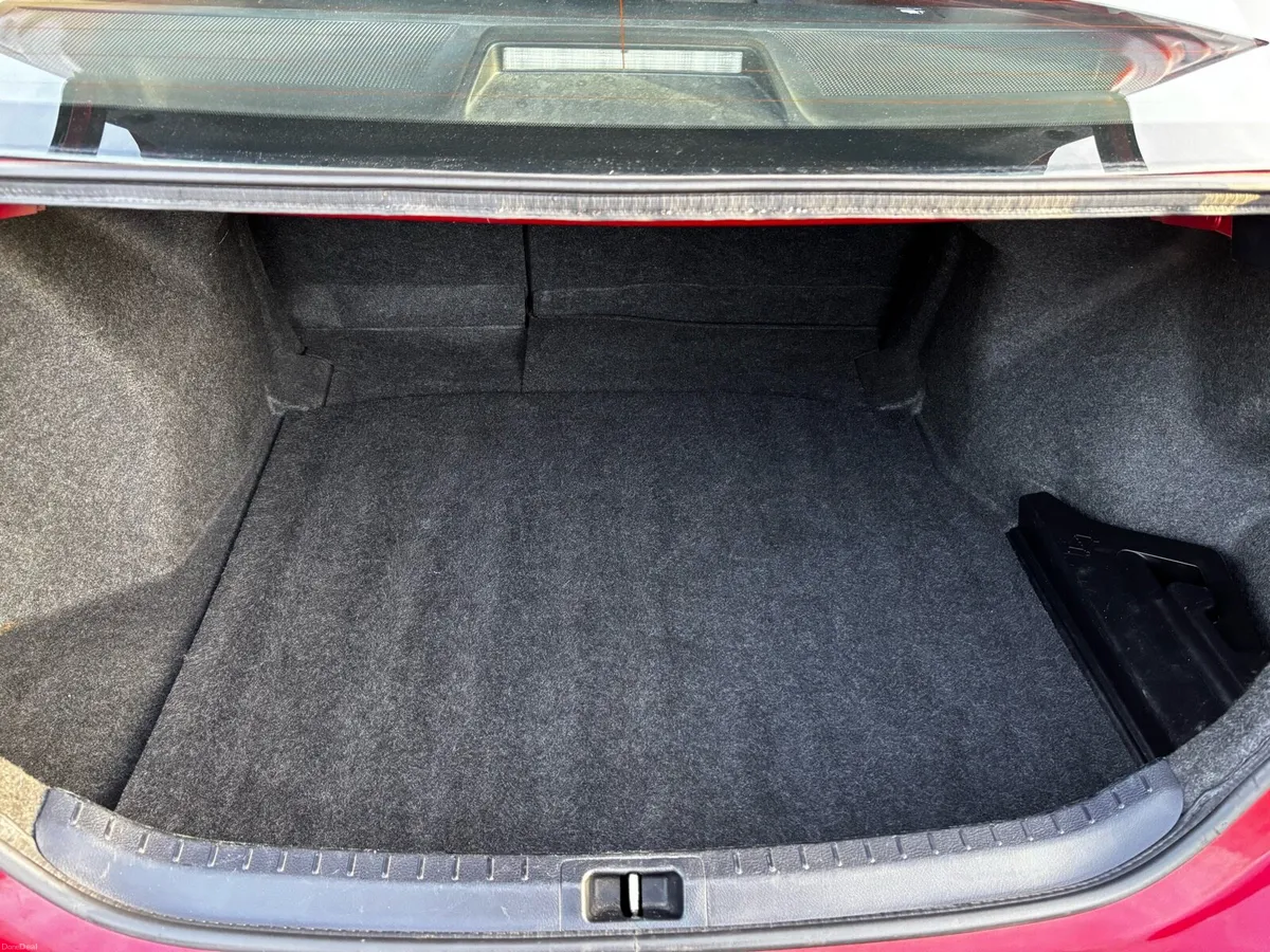 Toyota Corolla - Image 6