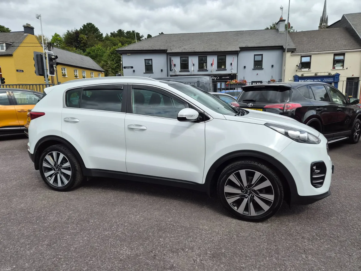 Kia Sportage 3 CRDI Auto, Top Spec, Full Kia Hist - Image 2