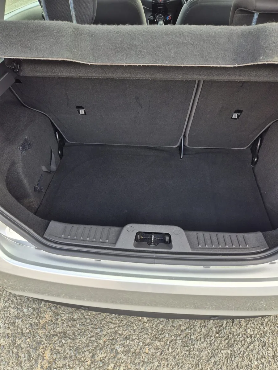 Ford fiesta - Image 5