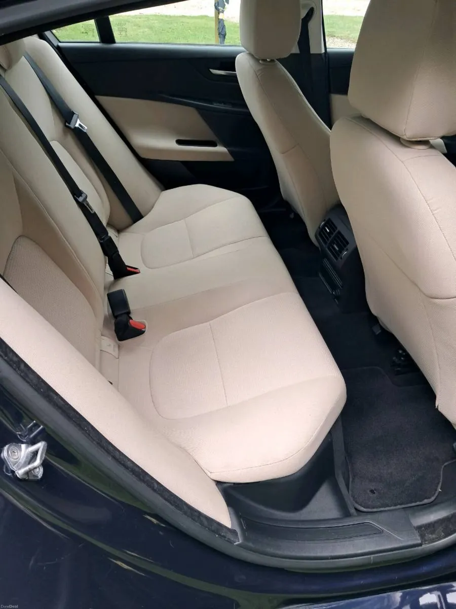 Jaguar XE - Image 6