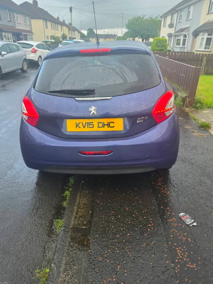 2015 Peugeot 208 1.6HDI - Image 3