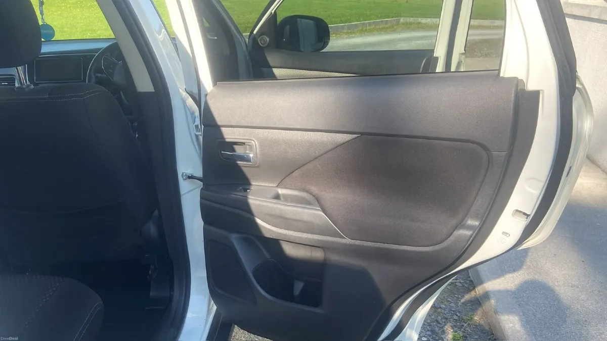 Mitsubishi Outlander 2019 - Image 3