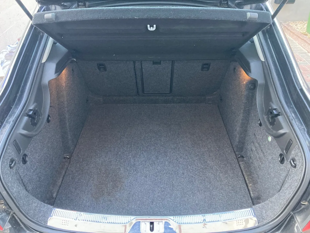 Skoda Superb 2013 - Image 4