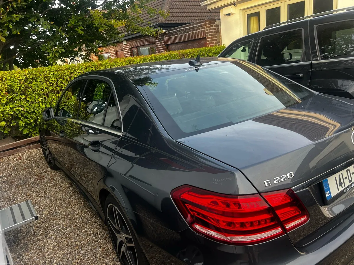 E220  cdi low miles - Image 5