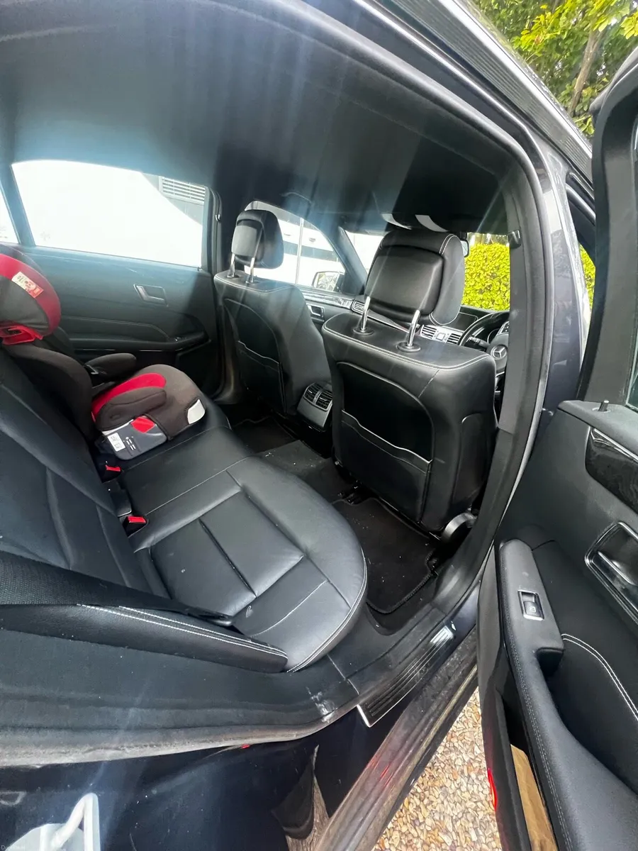 E220  cdi low miles - Image 1
