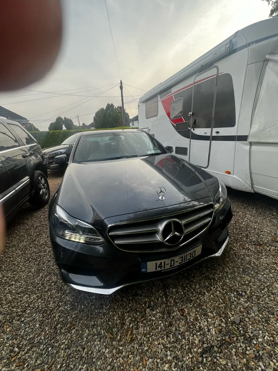 E220  cdi low miles - Image 3