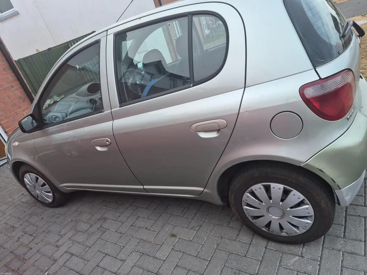 Toyota Yaris 2002 - Image 1