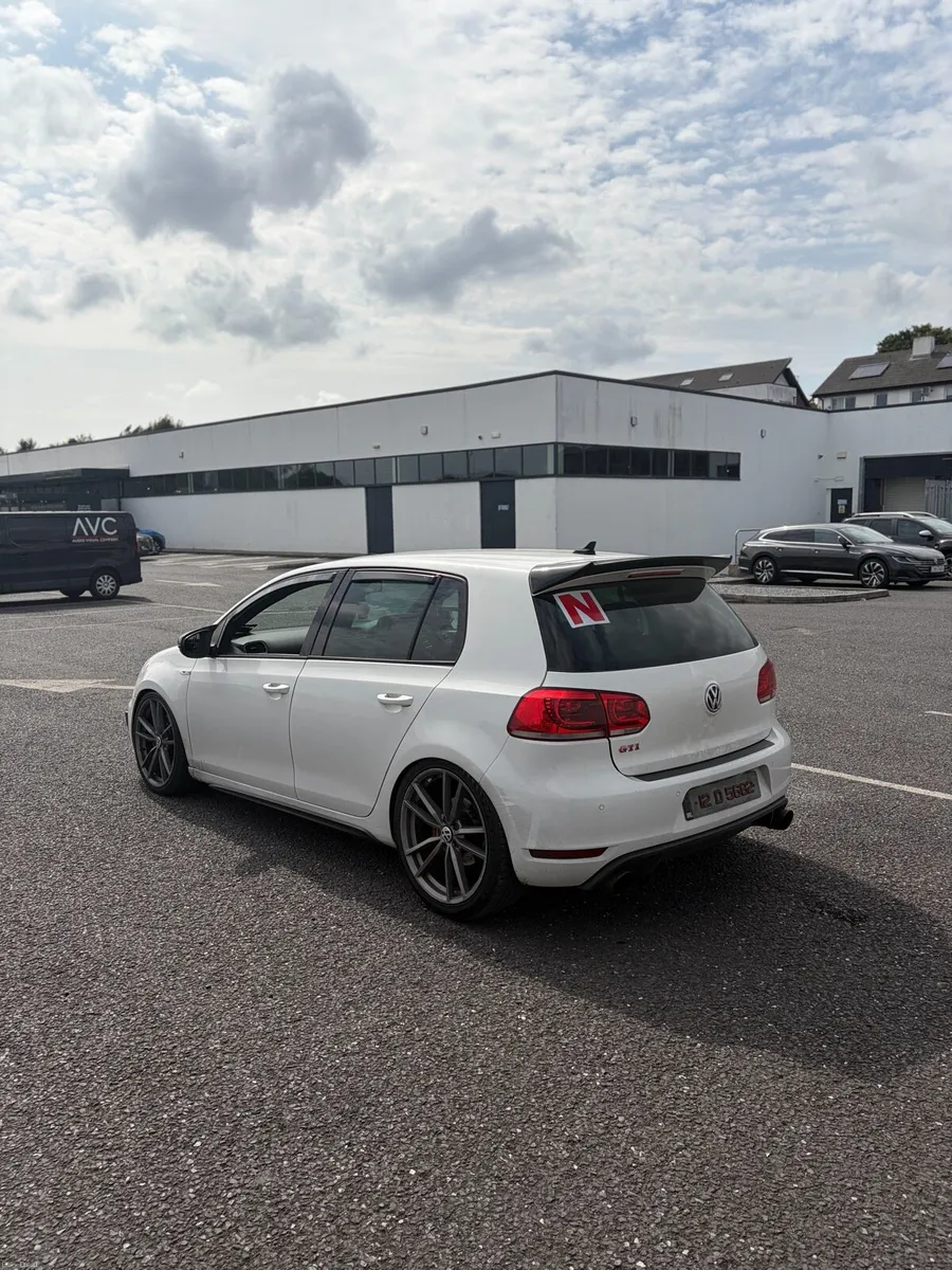 Volkswagen Golf GTI - Image 4