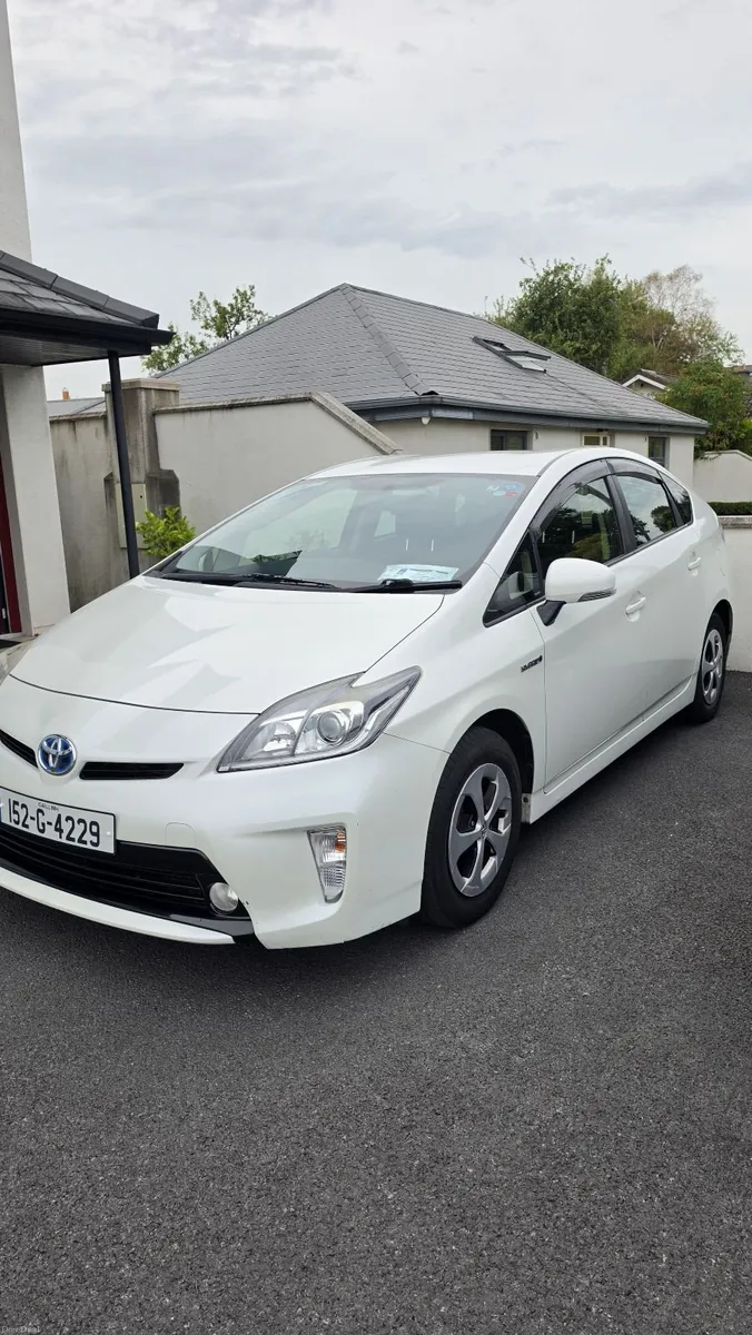 Toyota Prius 2015 - Image 1