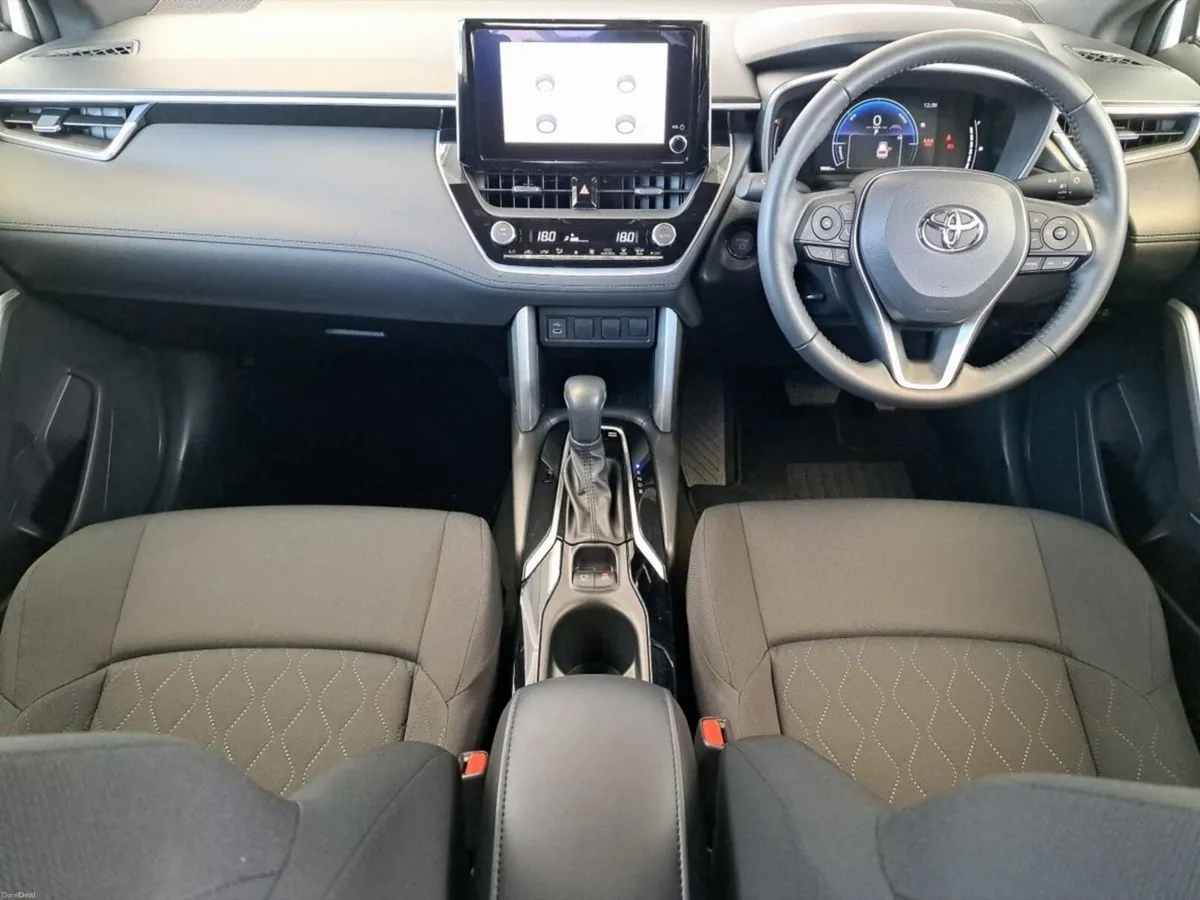 Toyota Corolla Cross HYBRID AUTO S - Image 3
