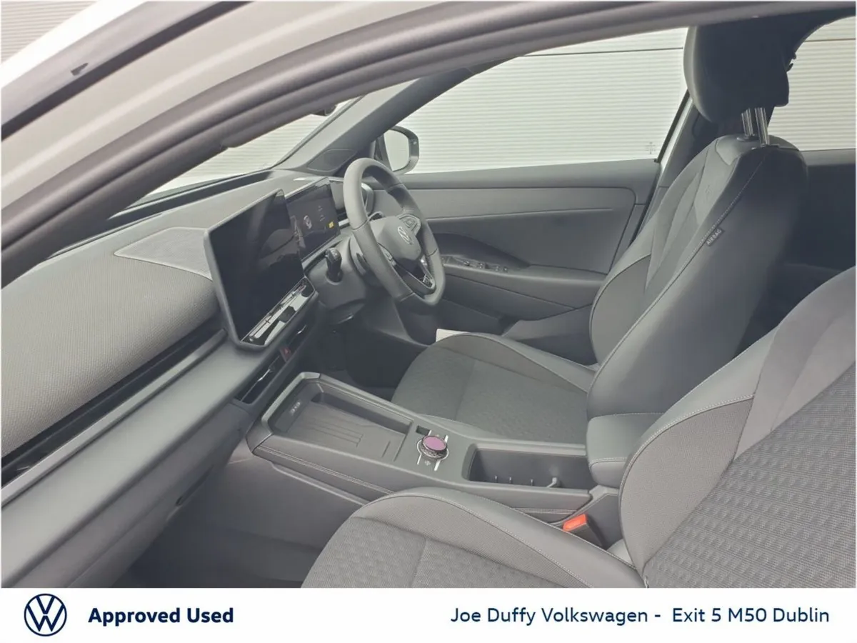Volkswagen T-Roc R-LINE 1.5TSI 150HP MHEV AUTO New - Image 3
