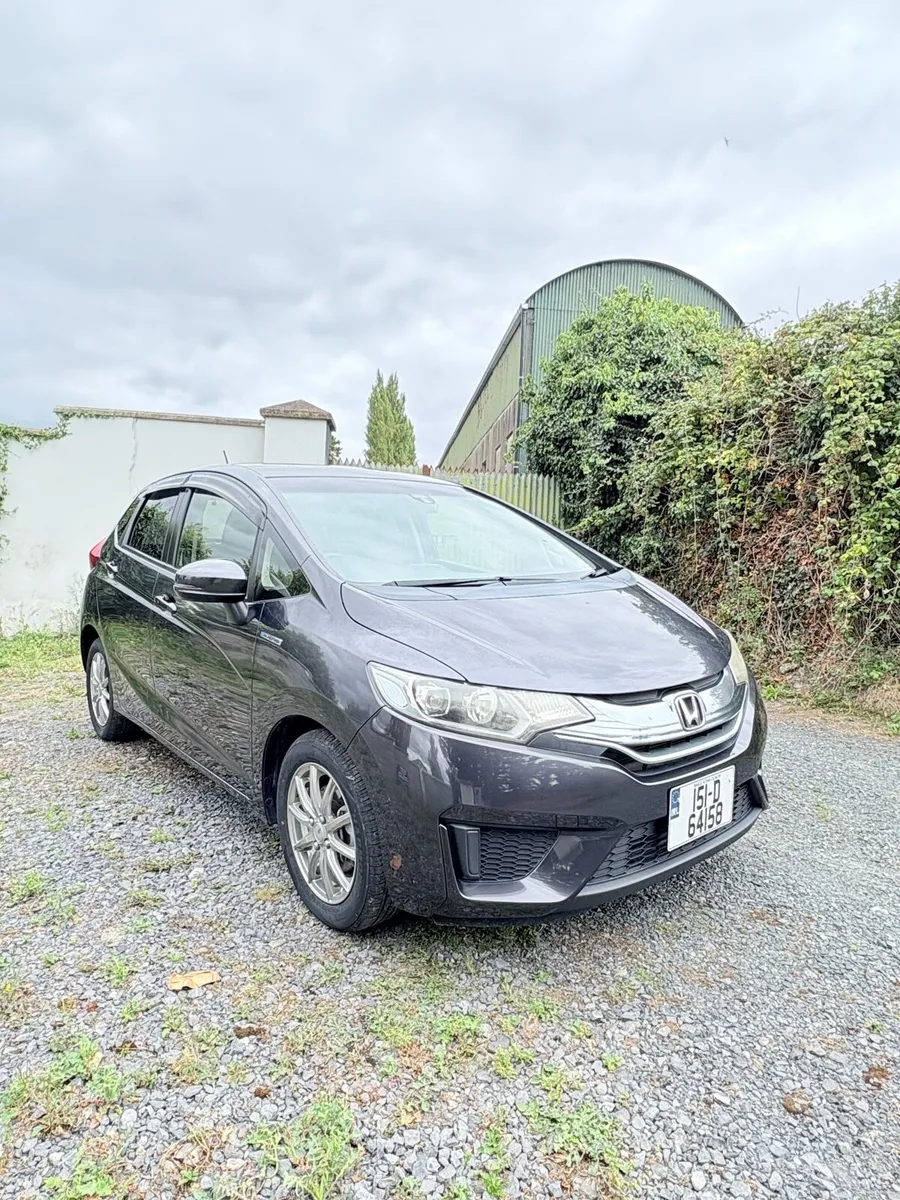 Honda Fit 1.5 Hybrid Automatic - Image 3