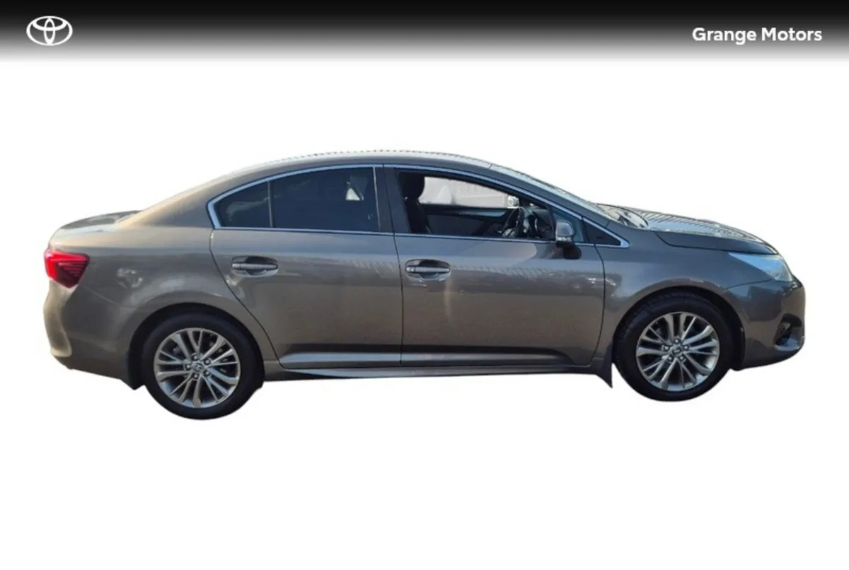 Toyota Avensis 1.6D LUNA SAL**FULL TOYOTA SERVICE - Image 3