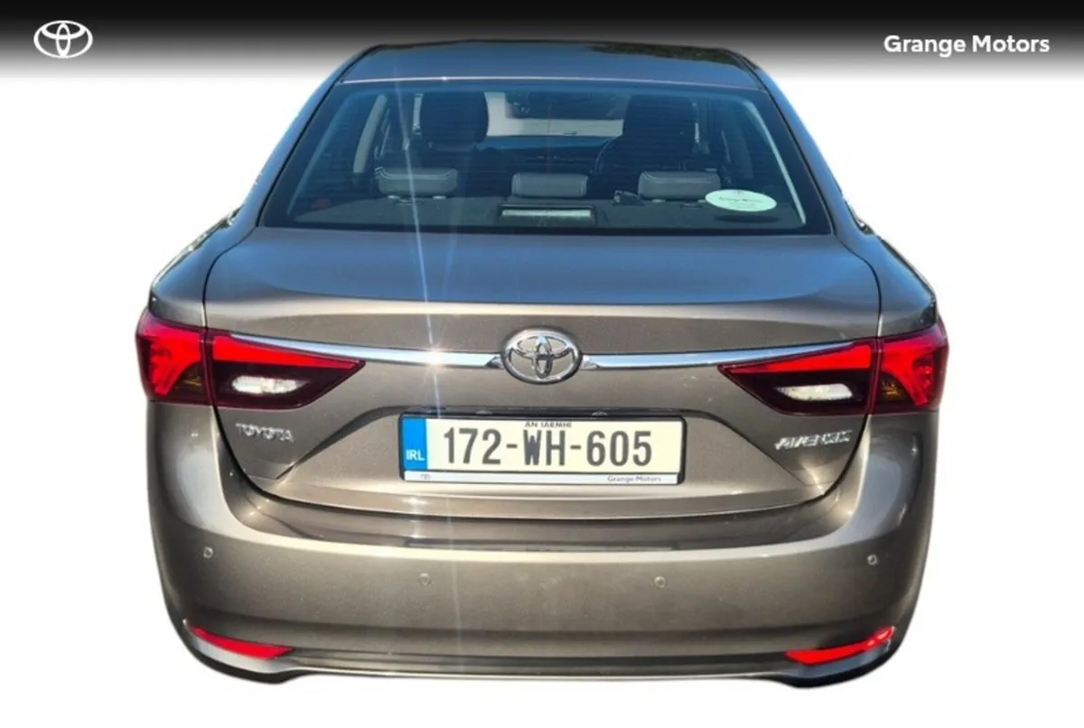 Toyota Avensis 1.6D LUNA SAL**FULL TOYOTA SERVICE - Image 4
