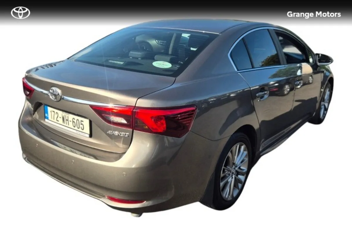 Toyota Avensis 1.6D LUNA SAL**FULL TOYOTA SERVICE - Image 2