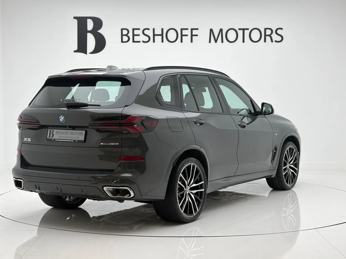 BMW X5 50e M-SPORT=PAN ROOF//LOW MILES//D REG=FULL - Image 5