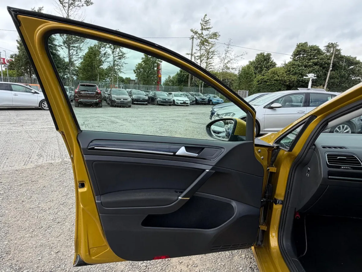 Volkswagen Golf 1.4L Petrol TSI HIGH LINE Automati - Image 4