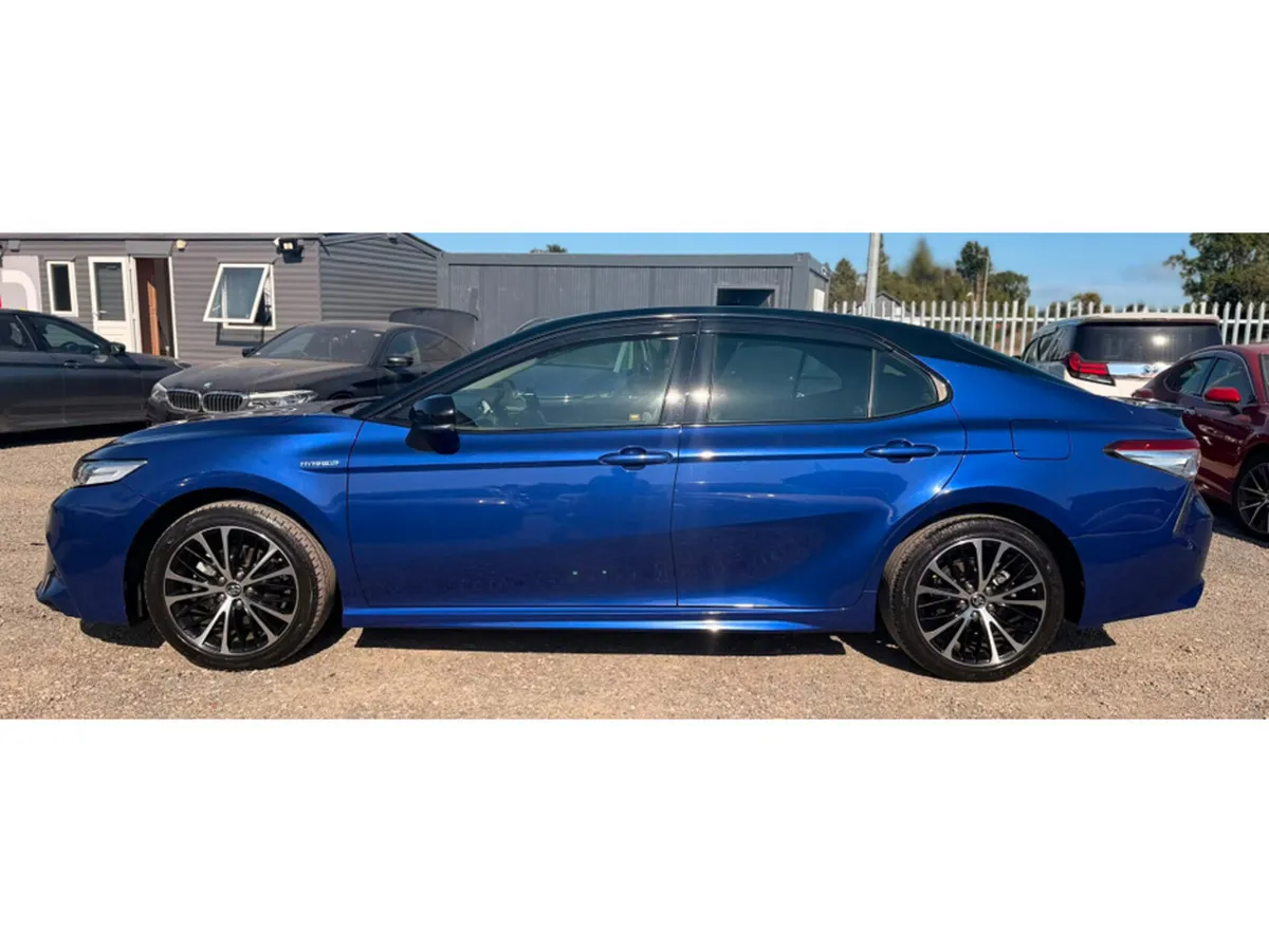 Toyota Camry WS Leather Package  Automatic Petrol - Image 5