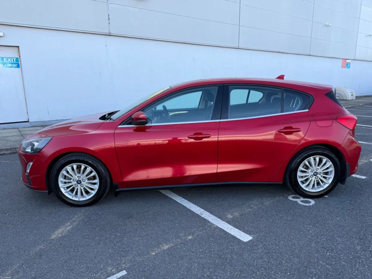 Ford Focus 1.5 TDCI, TITANIUM MODEL, DEALER SERVIC - Image 5