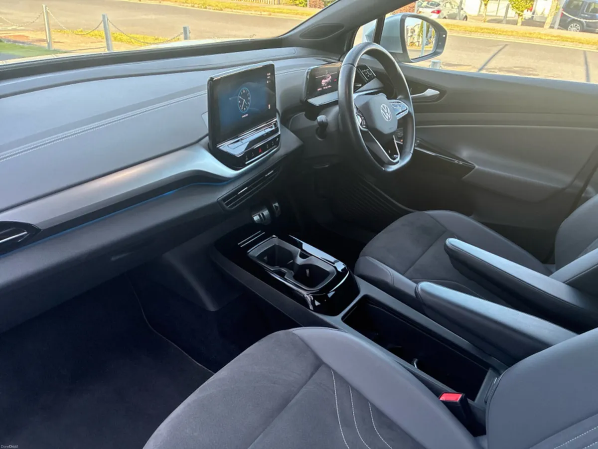 Volkswagen ID.4 LIFE DX 77KWH 174BHP - Image 2