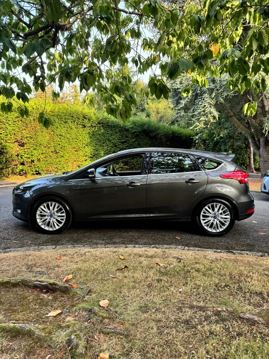 Ford Focus Zetec (HIGH SPEC/NEW NCT) - Image 5
